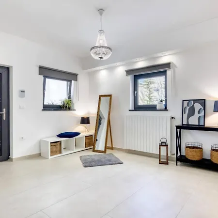 Design M Pula, Pjescana Uvala Willa