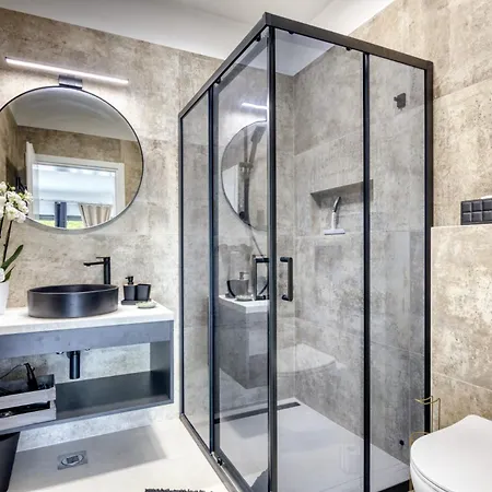 Design M Pula, Pjescana Uvala فيلة بولا