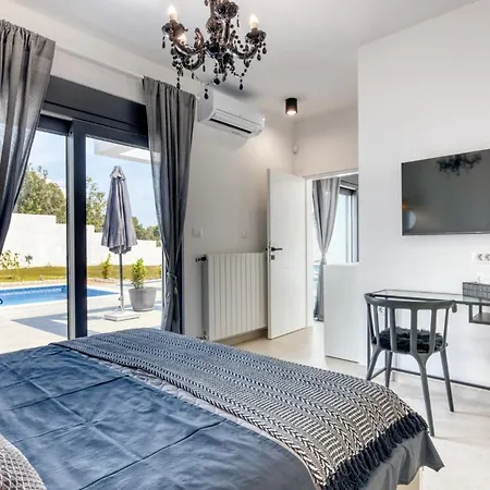 Design M Pula, Pjescana Uvala بولا