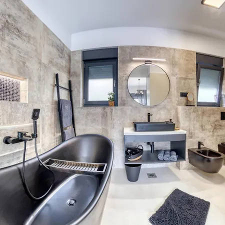 Design M Pula, Pjescana Uvala