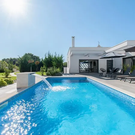 Design M Pula, Pjescana Uvala Villa *