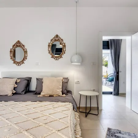 Design M Pula, Pjescana Uvala *