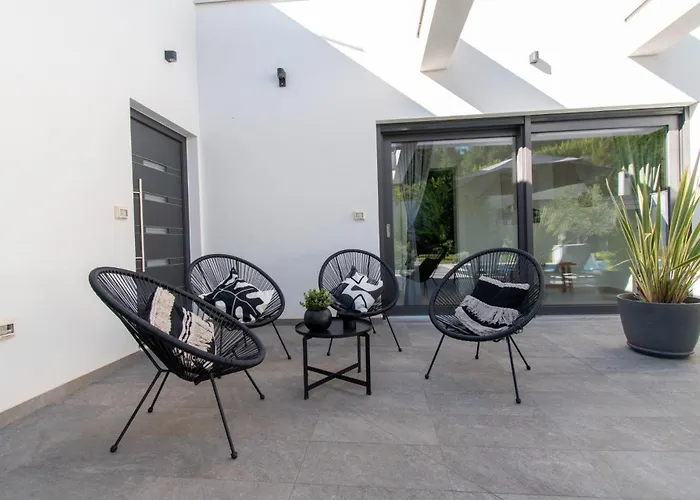 Design M Pula, Pjescana Uvala *