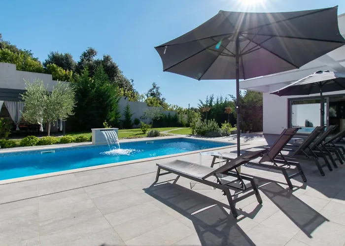 Design M Pula, Pjescana Uvala Вілла *