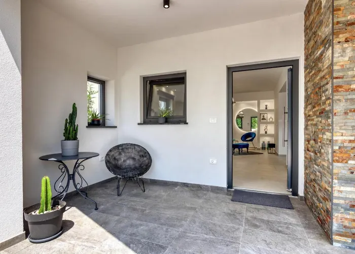 Design M Pula, Pjescana Uvala Вілла *