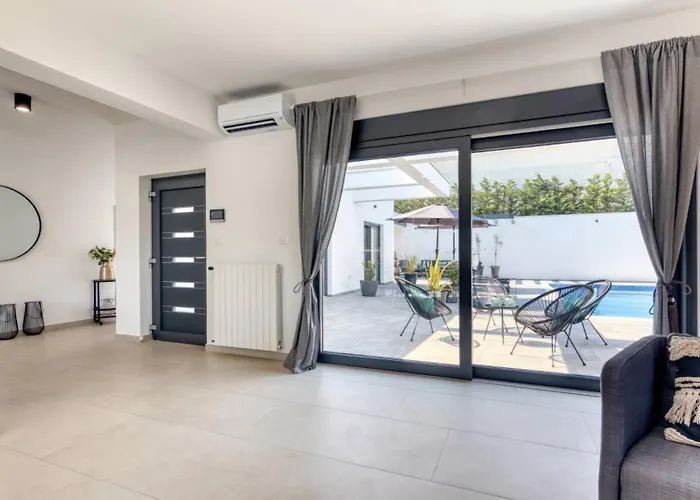 Design M Pula, Pjescana Uvala * Пула